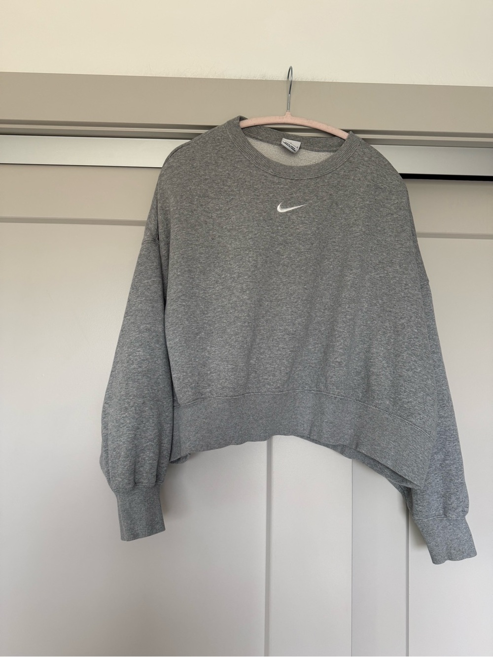 Nike Phoenix Fleece Women's Gray Cropped Crewneck Sweatshirt